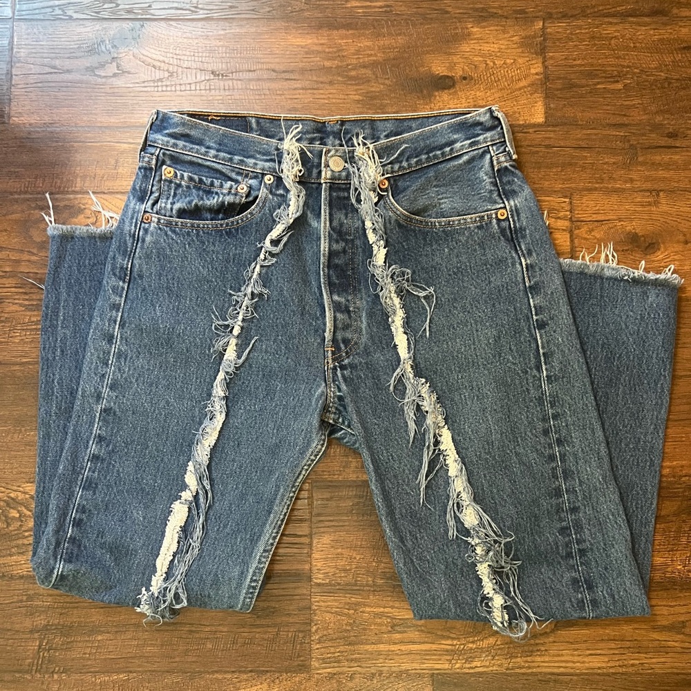 Levi's 501s with a 33" waist and 32" inseam jeans